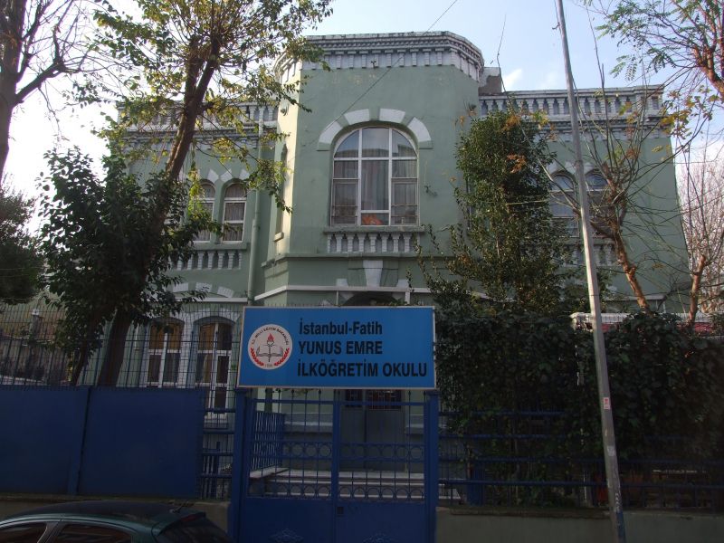 Yunus Emre Ortaokulu 