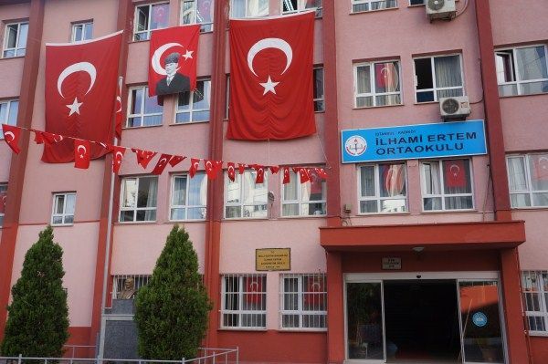 İlhami Ertem Ortaokulu 