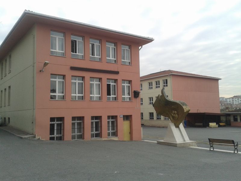 Reşat Nuri Güntekin Ortaokulu 