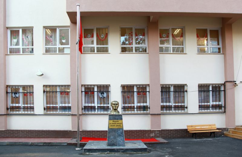 Turhan Ve Mediha Tansel İlkokulu 