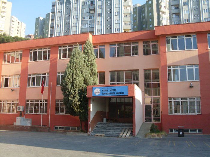 Cemil Meriç Ortaokulu 
