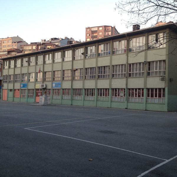 Şair Yahya Kemal İlkokulu 