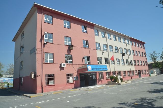 Dr İffet Onur İlkokulu 
