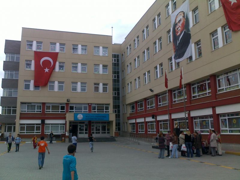 Mustafa Eravutmuş Ortaokulu 