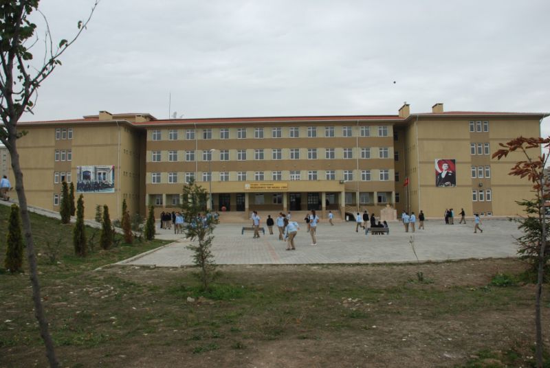 Toki Halkalı Anadolu İmam Hatip Lisesi 
