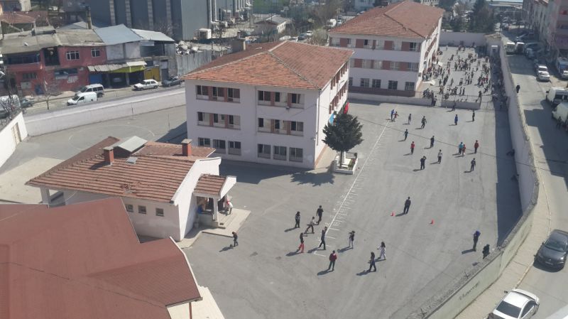 Munis Faik Ozansoy Ortaokulu 