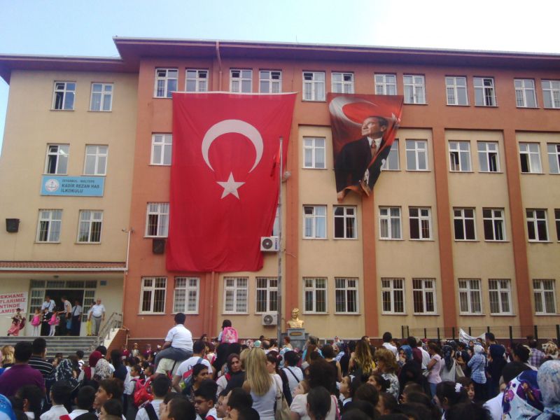 Kadir Rezan Has İlkokulu 