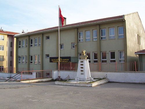 Seyit Burhan Toprak İlkokulu 