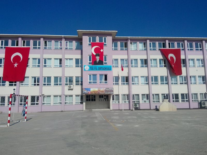 700. Yıl Ortaokulu 