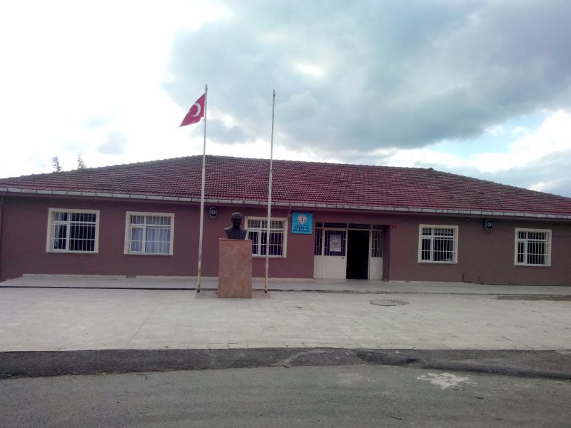 Göçbeyli Ortaokulu 