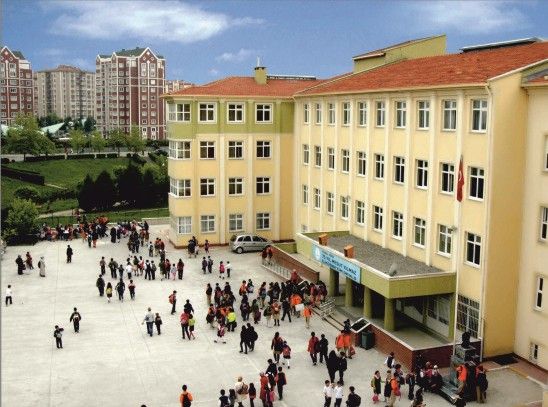 Cahit Zarifoğlu Ortaokulu 