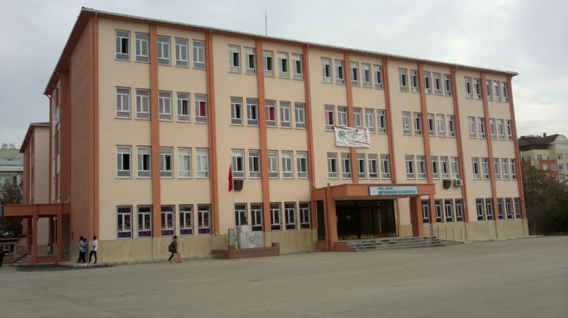 Şehit Öğretmen Nurgül Kale Ortaokulu 