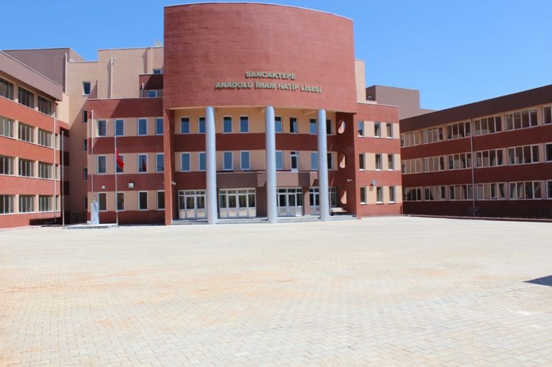 Sancaktepe Aziz Bayraktar Anadolu İmam Hatip Lisesi 