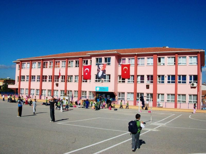 Ayşe Çarmıklı İlkokulu 