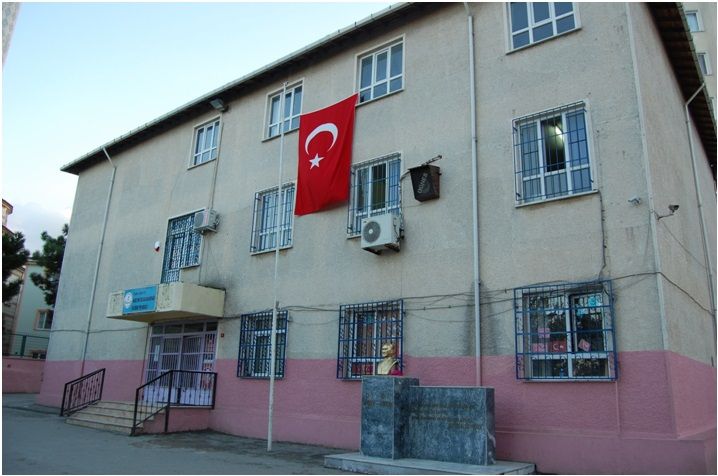 Hüseyin Tolgacan Sipahi İmam Hatip Ortaokulu 