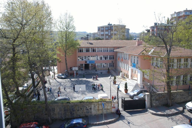 Recaizade Ekrem İlkokulu 