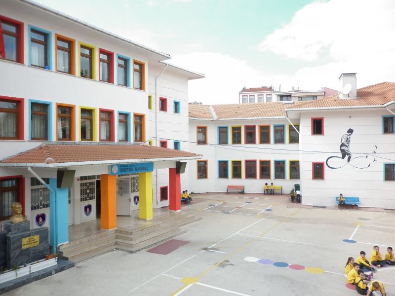 Turgut Reis İlkokulu 