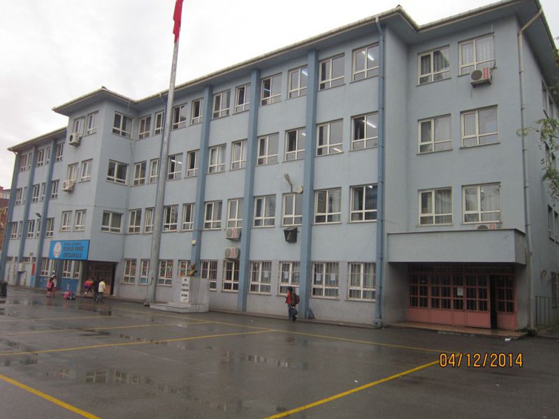 Yunus Emre Ortaokulu 