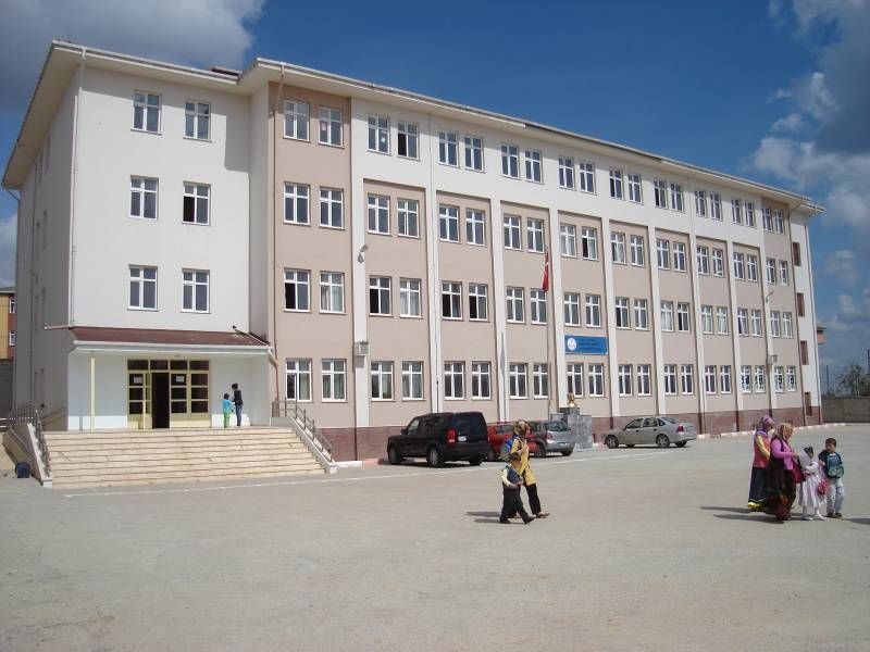 Zübeyde Hanım Ortaokulu 