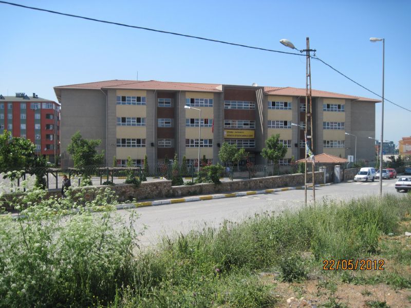 Hüsnü M. Özyeğin Anadolu Lisesi 