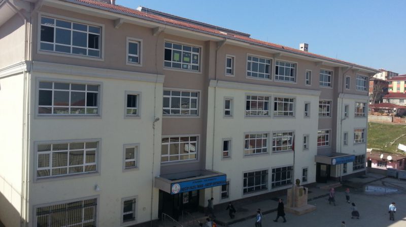 Necip Fazıl Mahallesi İmam Hatip Ortaokulu 