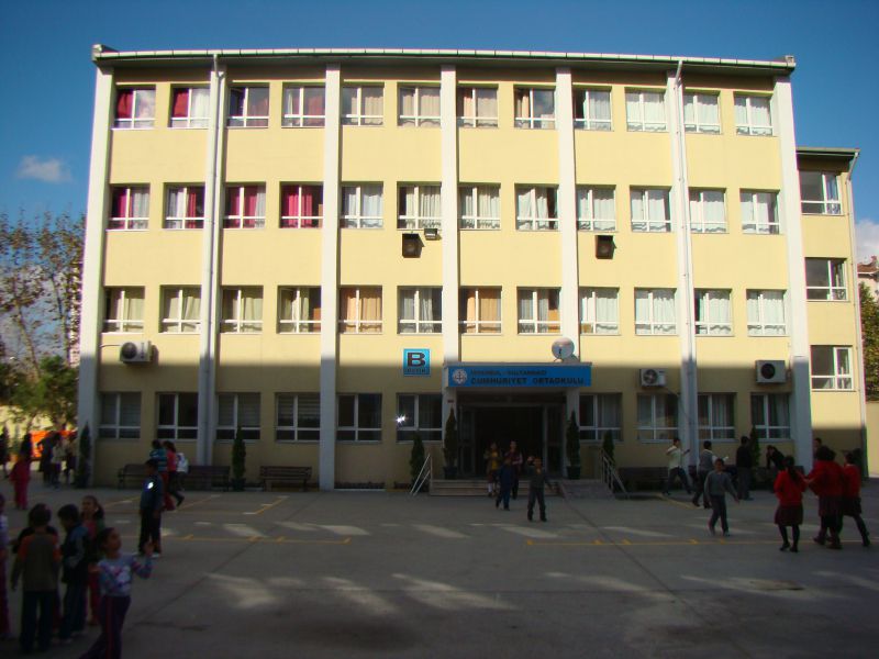 Cumhuriyet Ortaokulu 