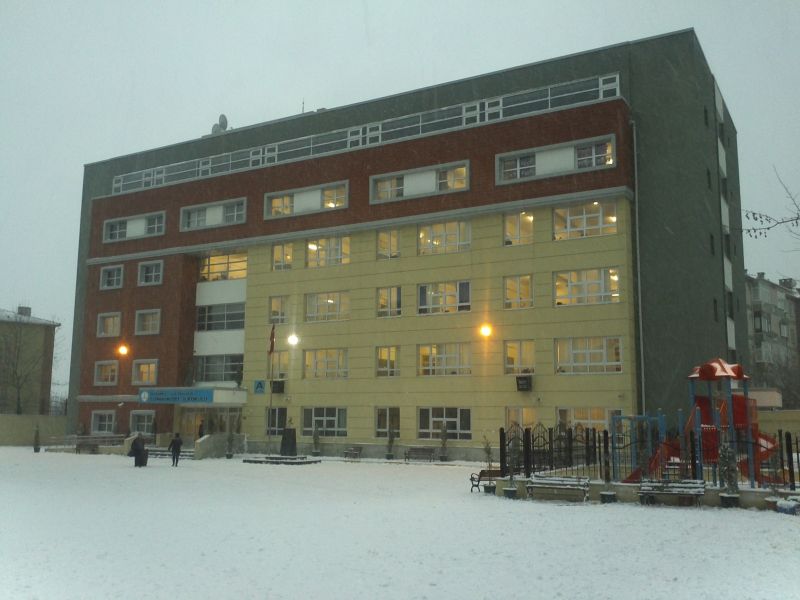 Cumhuriyet İlkokulu 