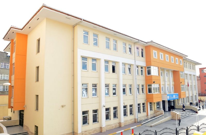 İvat Turhan İlkokulu 