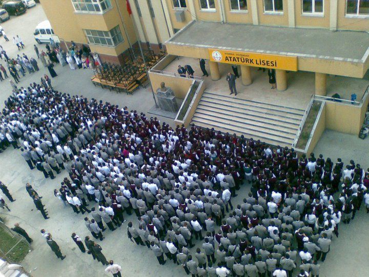 Atatürk Lisesi 