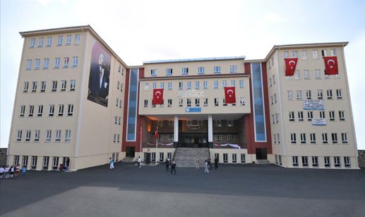 Selahattin Eyyubi Hamza Saruhan Ortaokulu 