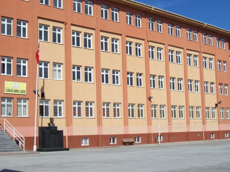 Yunus Emre Anadolu İmam Hatip Lisesi 