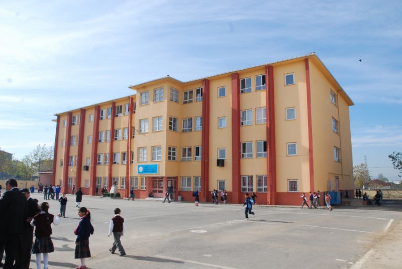 Ulubatlı Hasan Ortaokulu 