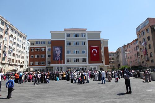 Zübeyde Hanım İlkokulu 
