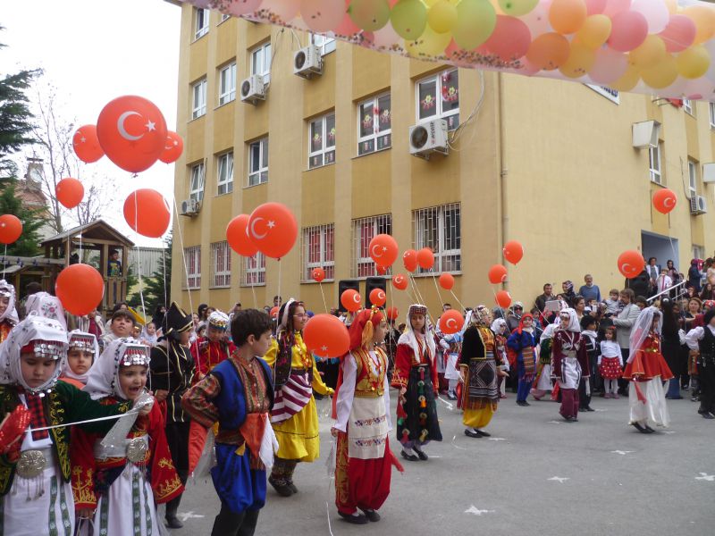 Avni Başman İlkokulu 