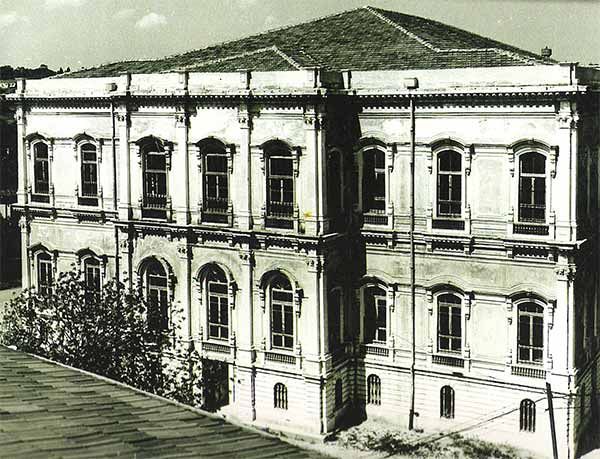 Adile Sultan Kasrı Öğretmenevi Ve Akşam Sanat Okulu 