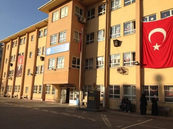 Sabri Artam Vakfı İlkokulu 