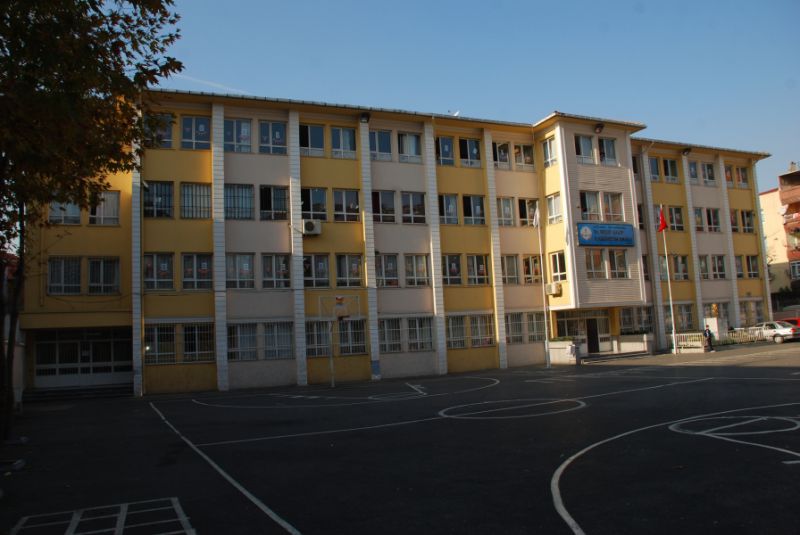 Dr. Reşit Galip İlkokulu 