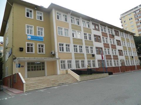 Kazım Özalp Ortaokulu 